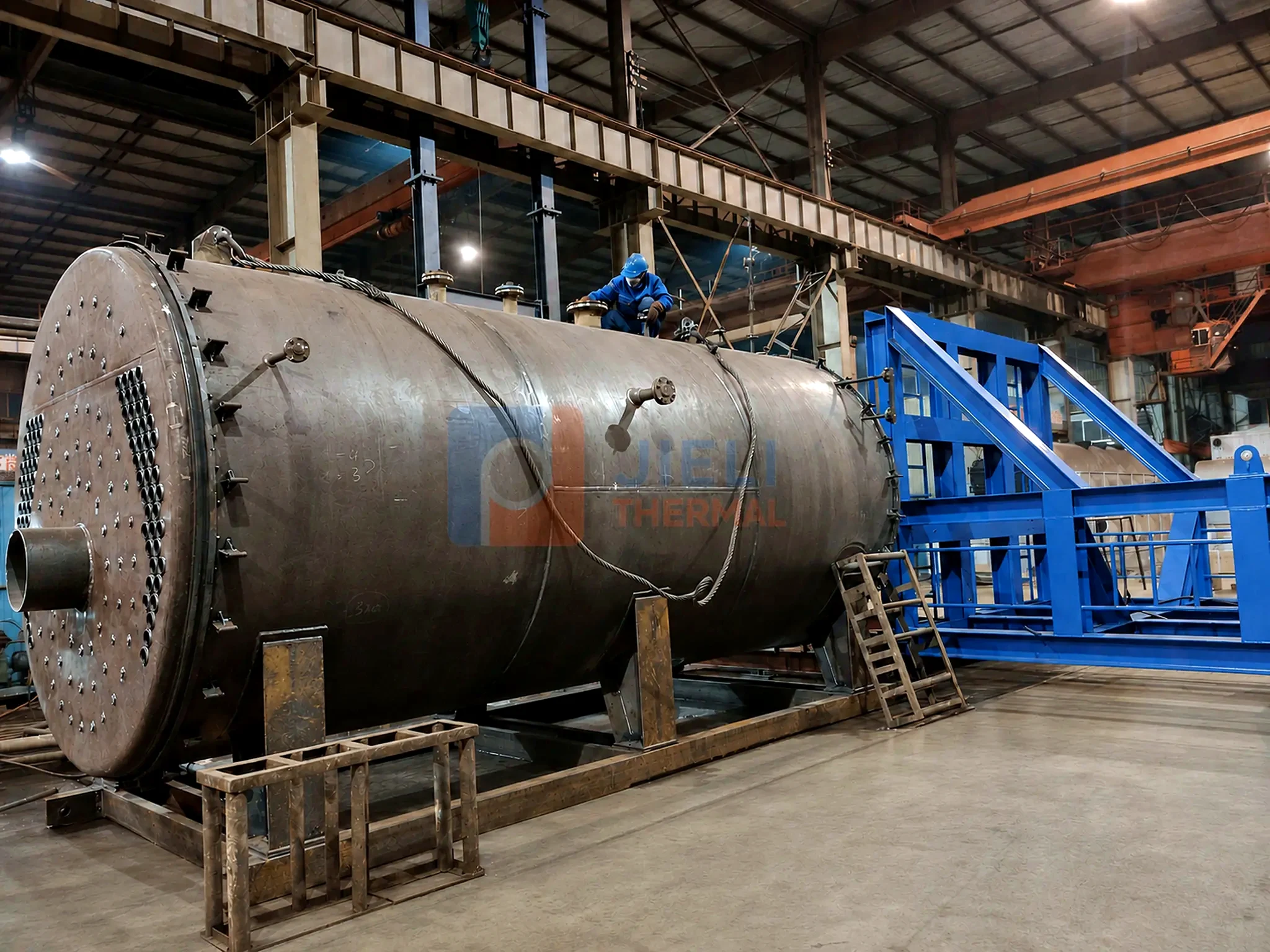 Workshop fabrication of a gas / oil-fired steam boiler shell