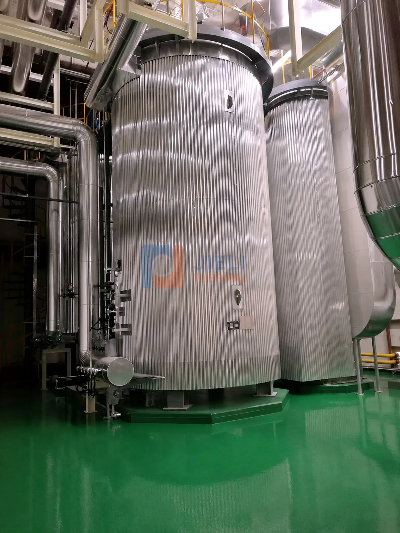 Thermal oil heating system with heater, circulation equipment and process vessels